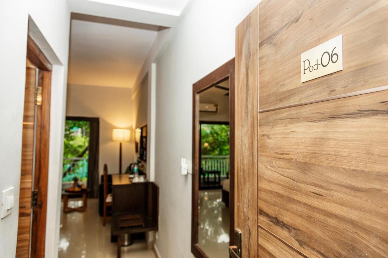 Fourteen Pods By The Sea Hotel Morjim Ngoại thất bức ảnh