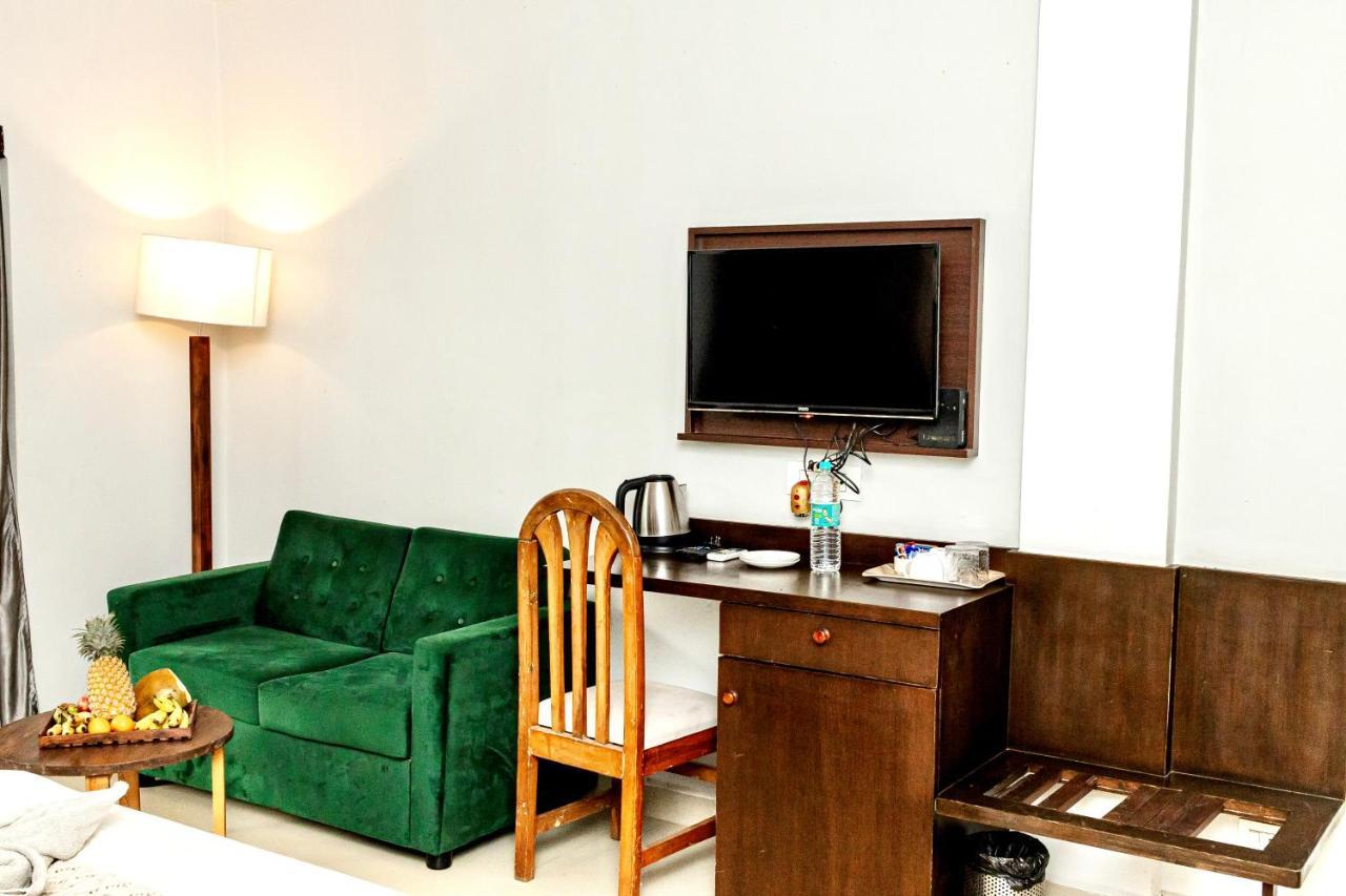 Fourteen Pods By The Sea Hotel Morjim Ngoại thất bức ảnh