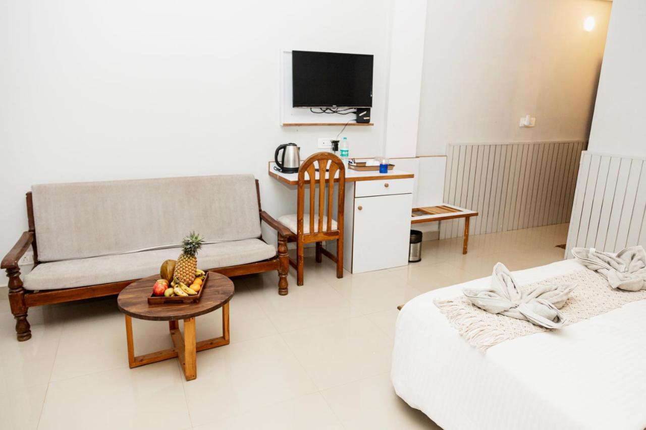 Fourteen Pods By The Sea Hotel Morjim Ngoại thất bức ảnh