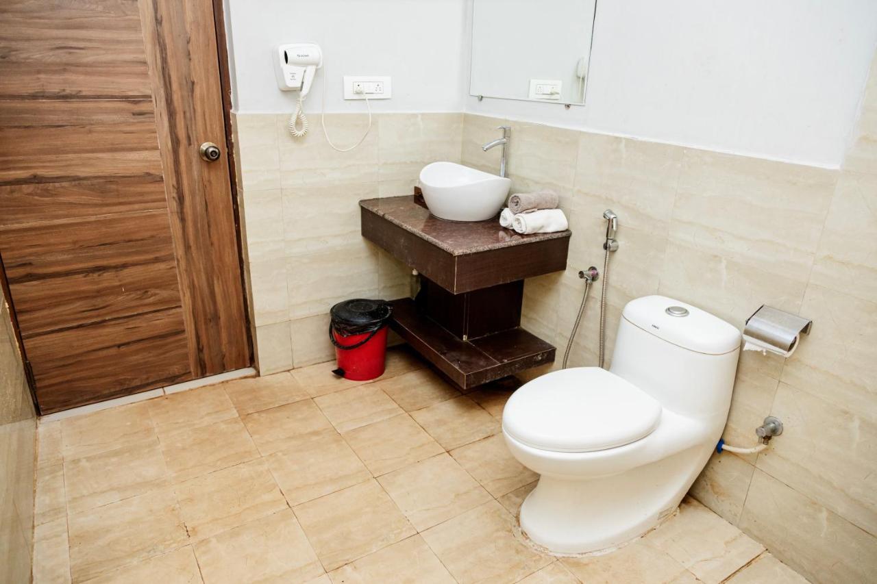 Fourteen Pods By The Sea Hotel Morjim Ngoại thất bức ảnh