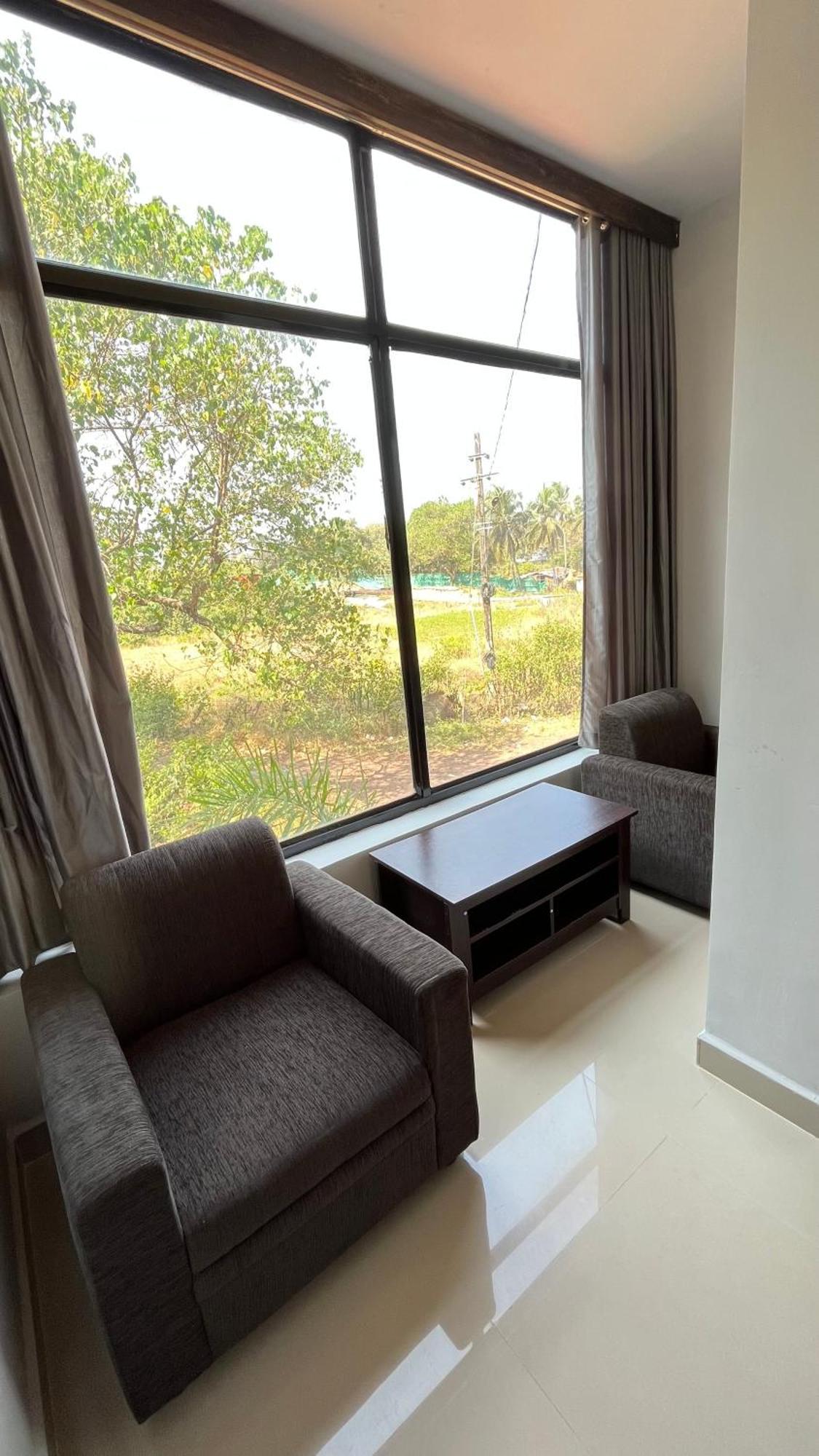 Fourteen Pods By The Sea Hotel Morjim Ngoại thất bức ảnh