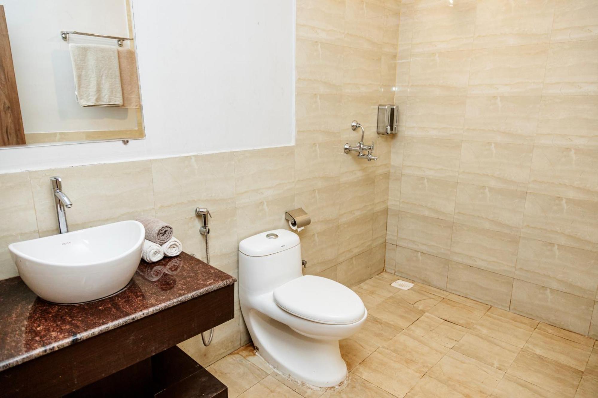 Fourteen Pods By The Sea Hotel Morjim Ngoại thất bức ảnh